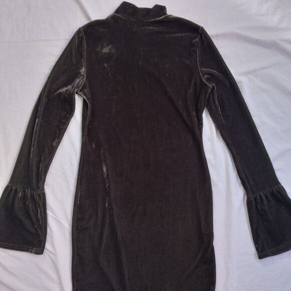 re:named Green Velour Velvet Bell Sleeve Dress Forest Fairy Goblin Womens Small - Picture 8 of 11